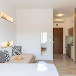 Mykonaki Hotel Ano Mera